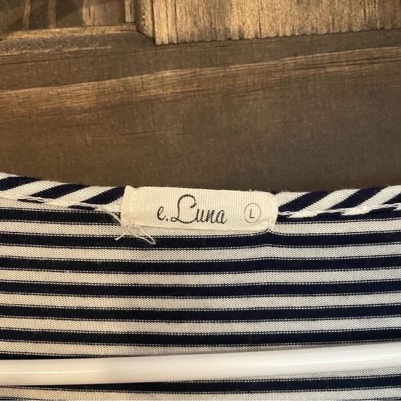 Striped Criss Cross V Neck 3/4 Sleeve Shirt Blouse - Picture 7 of 8